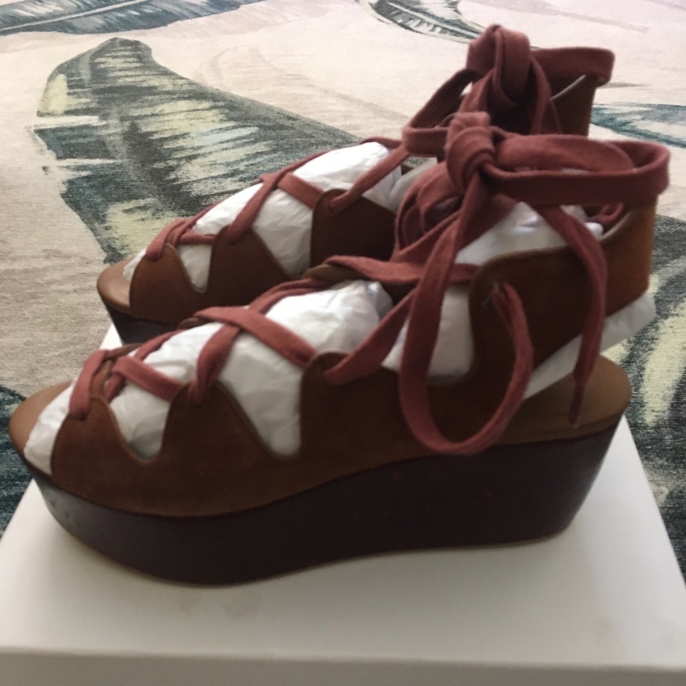 See By Chloe Liana Laceup platform wedge size 38